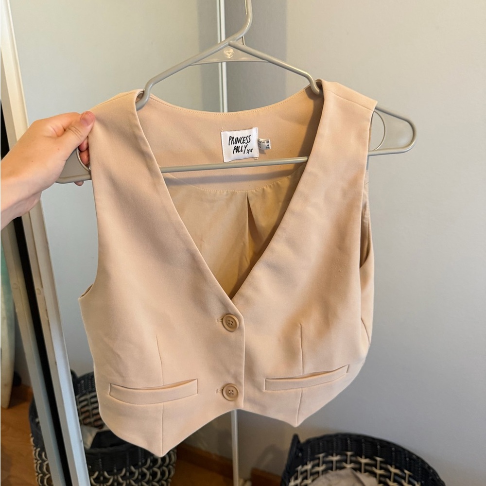 PRINCESS POLLY vest - Picture 2 of 10